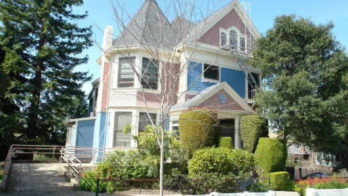 The facilities at Bonita House in Berkeley, CA 1