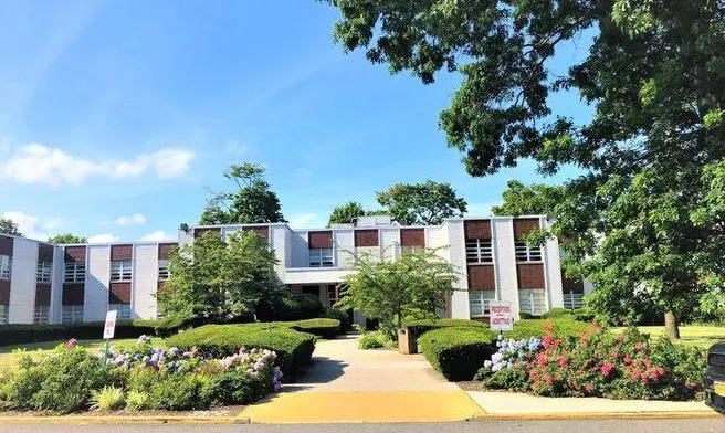 The facilities at Brunswick Hospital Center in Amityville, NY 4