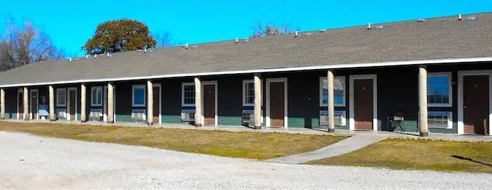 The facilities at Clay Crossing in Maud, OK 4