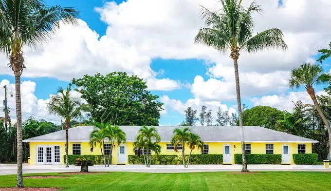 The facilities at Genesis House Addiction Treatment in Lake Worth, FL 1