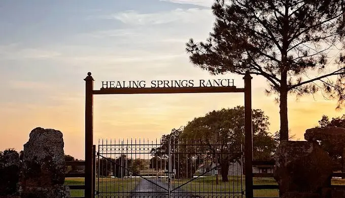 The facilities at Healing Springs Ranch in Tioga, TX 2