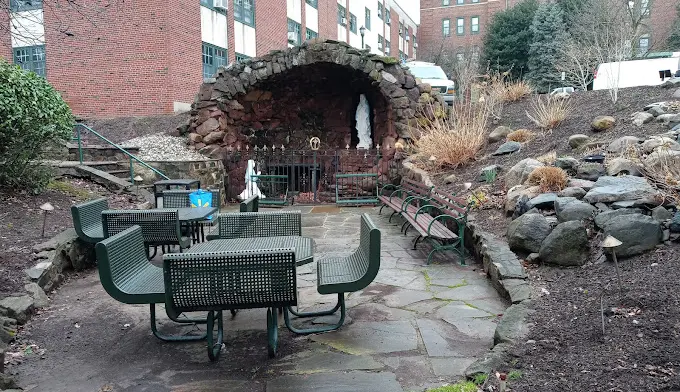 The facilities at Holy Name Hospital - Holy Name Pavilion in Teaneck, NJ 1