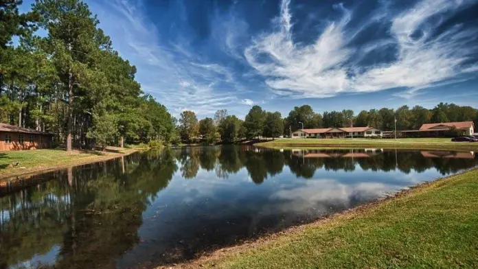 The facilities at Mirror Lake Recovery Center in Burns, TN 5