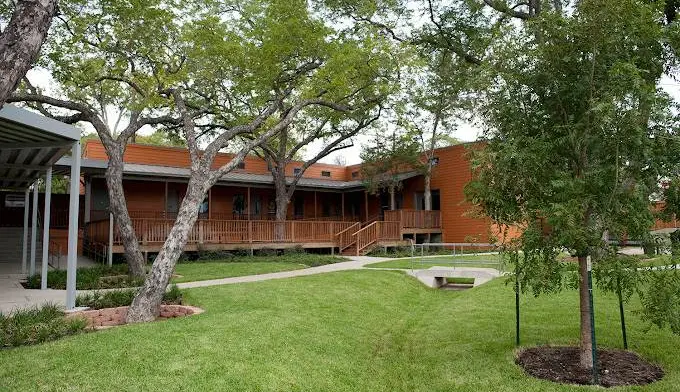 The facilities at Phoenix House - Hill A. Feinberg Academy in Dallas, TX 5