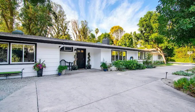 The facilities at Profound Treatment in Los Angeles, CA 4