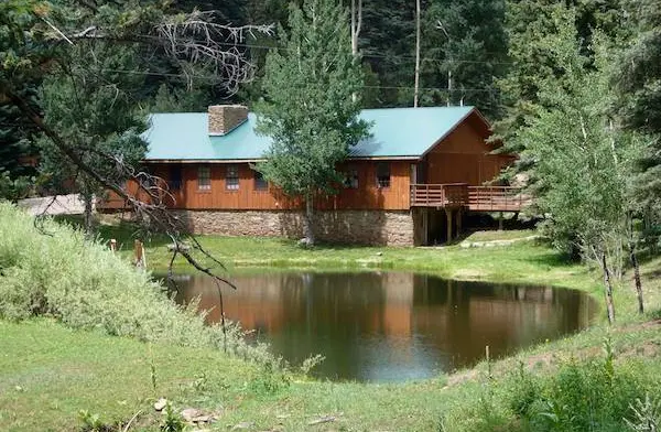 The facilities at Shadow Mountain Recovery in Taos, NM 5