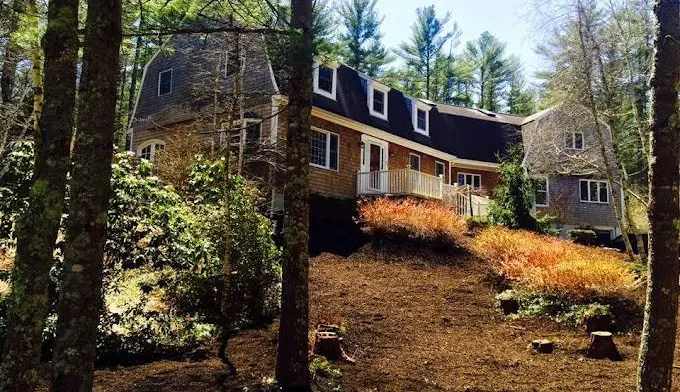 The facilities at The Brook Retreat in Plympton, MA 3