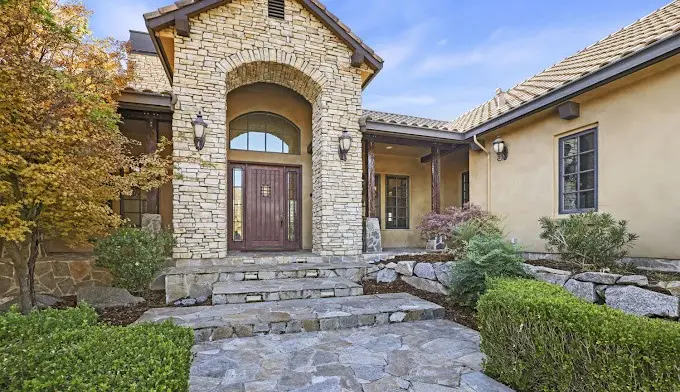 The facilities at Villa Ladera Residential Center in Loomis, CA 5