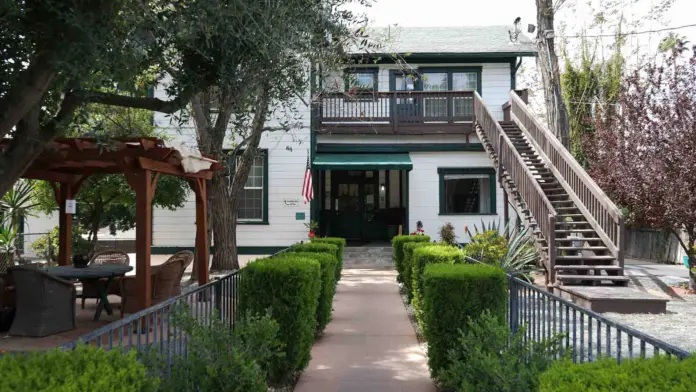 The facilities at Whiteside Manor - Women's program in Riverside, CA 1