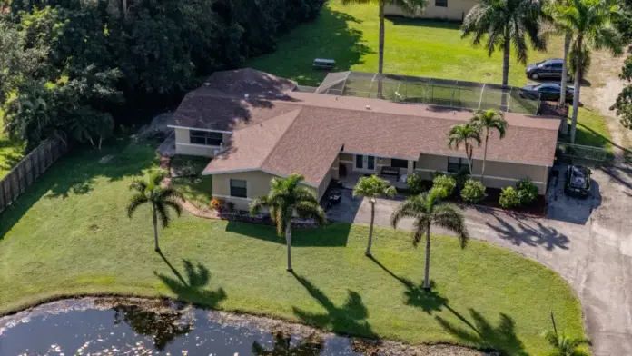 Aerial shot of Reign Residential Treatment Center in Southwest Ranches, FL showing the clinic exterior